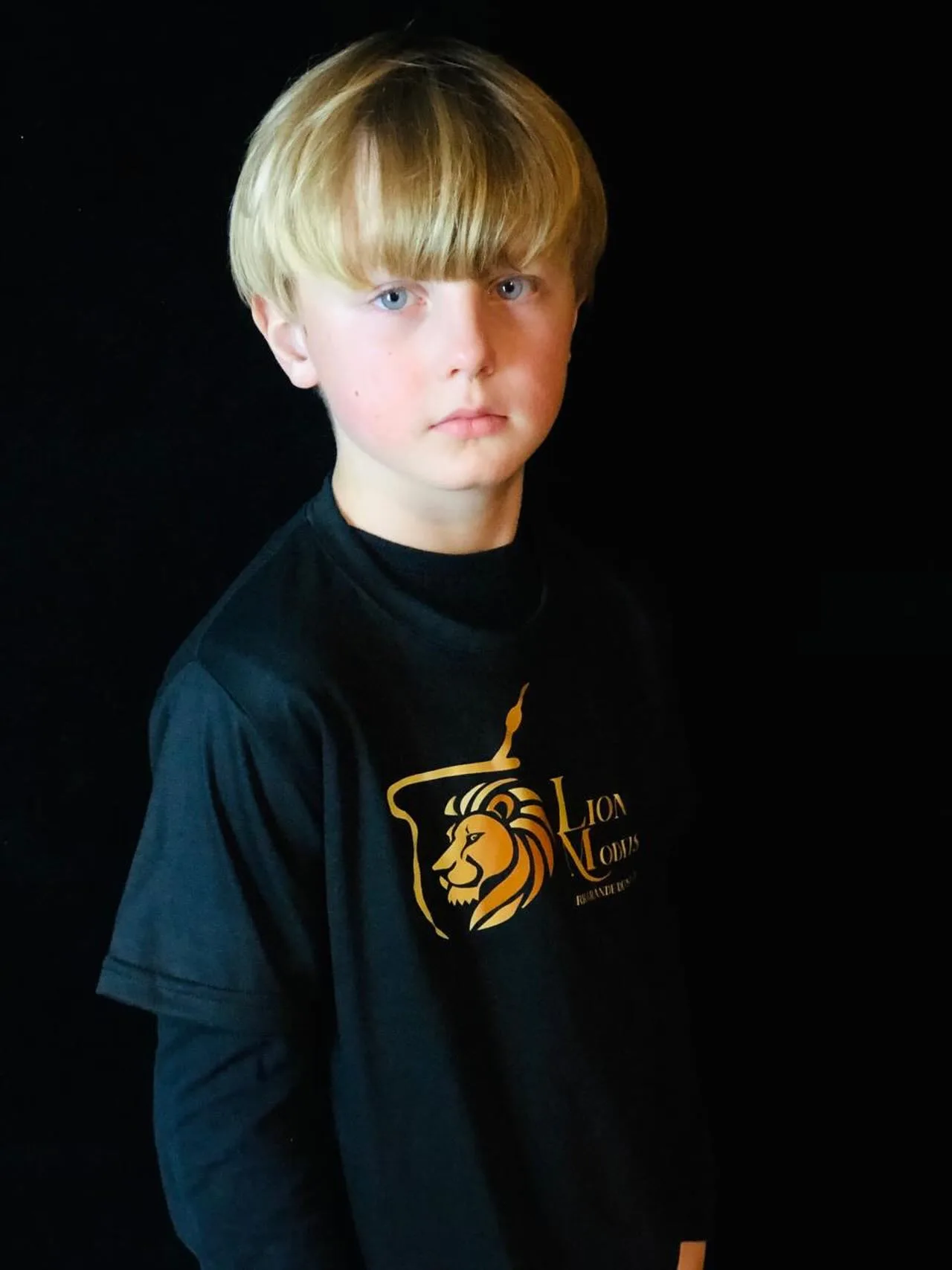 Modelo Lion Models 6